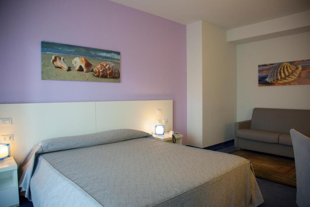 Aurea Hotel Tortoreto Bagian luar foto