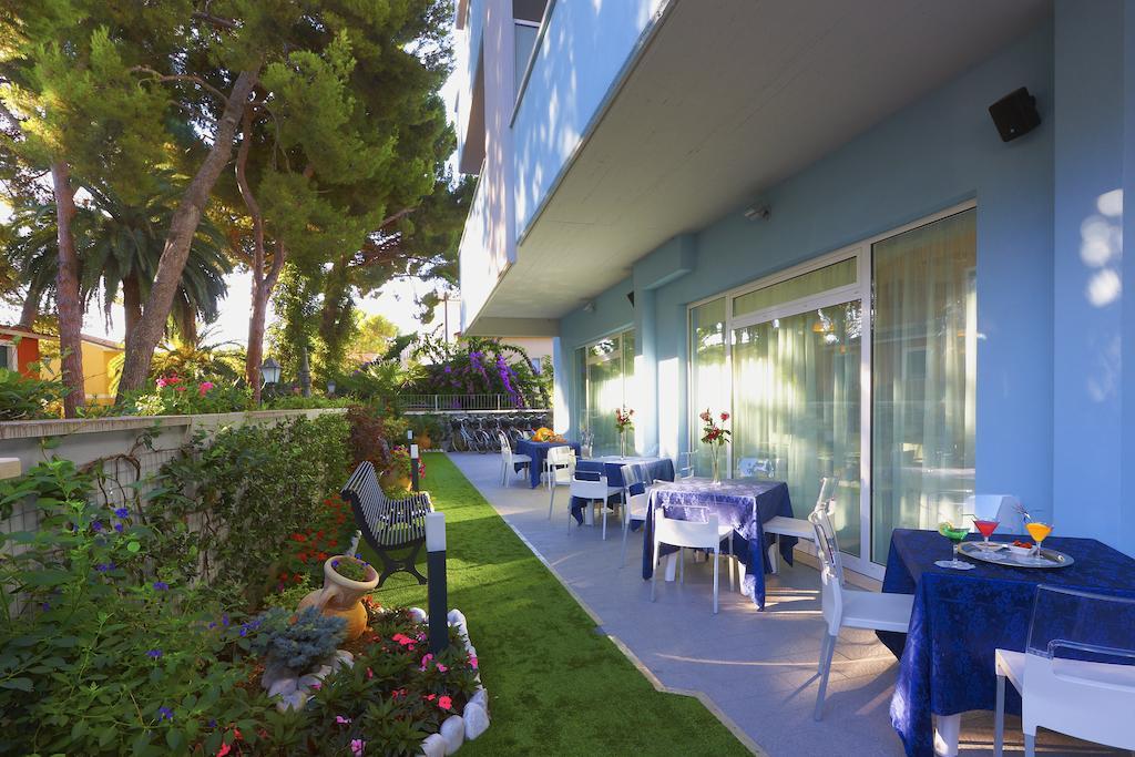 Aurea Hotel Tortoreto Bagian luar foto