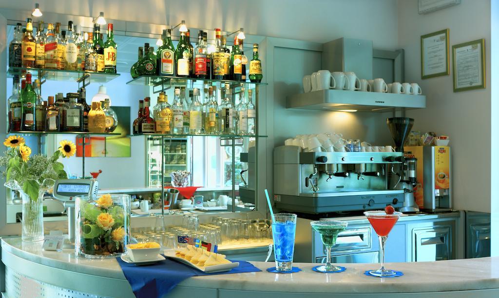 Aurea Hotel Tortoreto Bagian luar foto